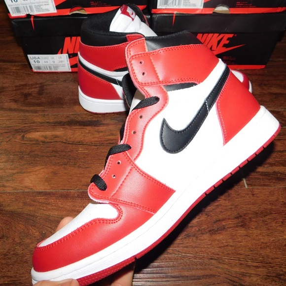 •Air jordan Retro 1 “Chicago” OG HIGH 2015 DS. - Picture 2 of 8